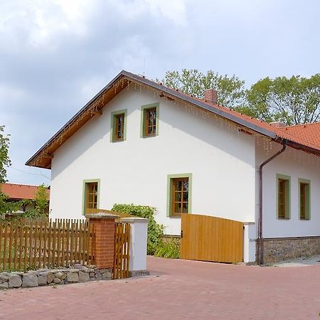 Hotel Na Statku Mirosov Mirosov  Экстерьер фото