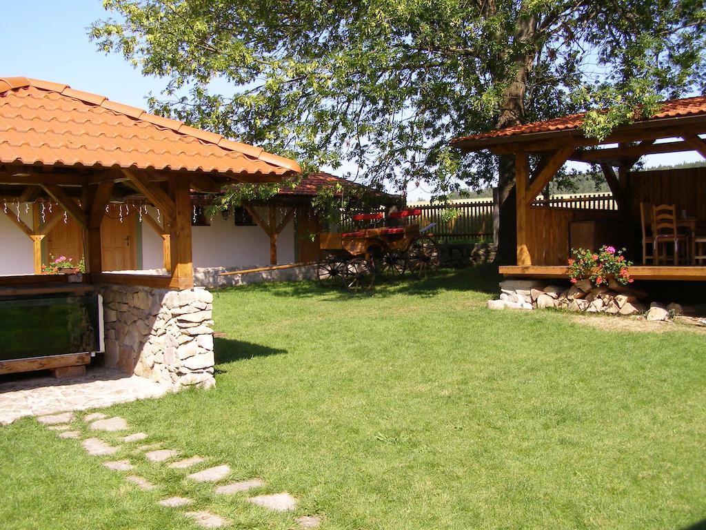 Hotel Na Statku Mirosov Mirosov  Экстерьер фото