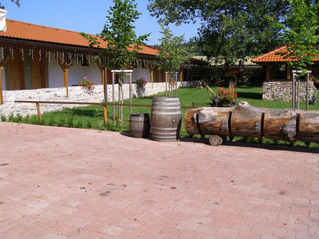 Hotel Na Statku Mirosov Mirosov  Экстерьер фото