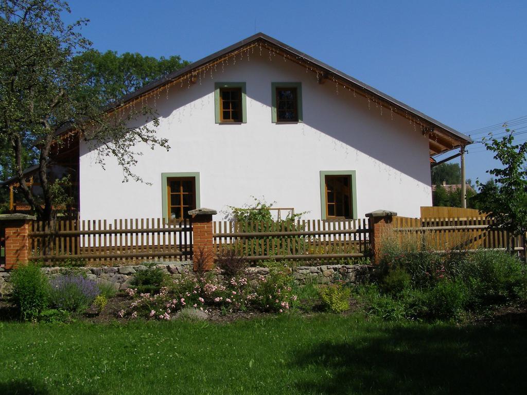 Hotel Na Statku Mirosov Mirosov  Экстерьер фото