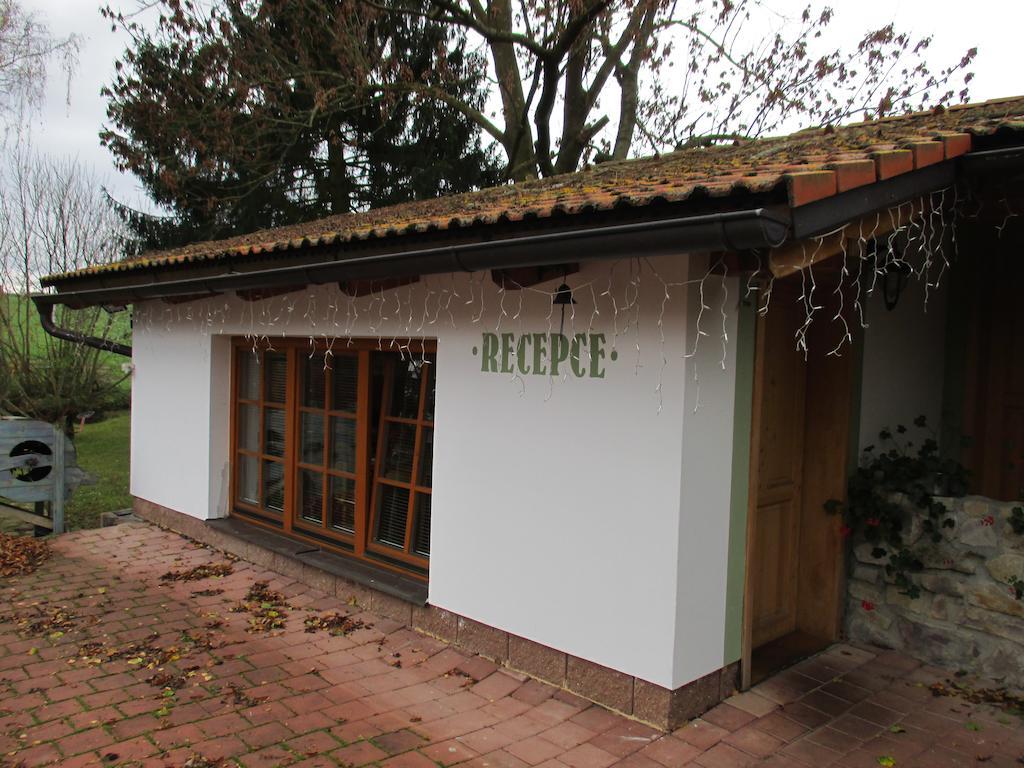 Hotel Na Statku Mirosov Mirosov  Экстерьер фото