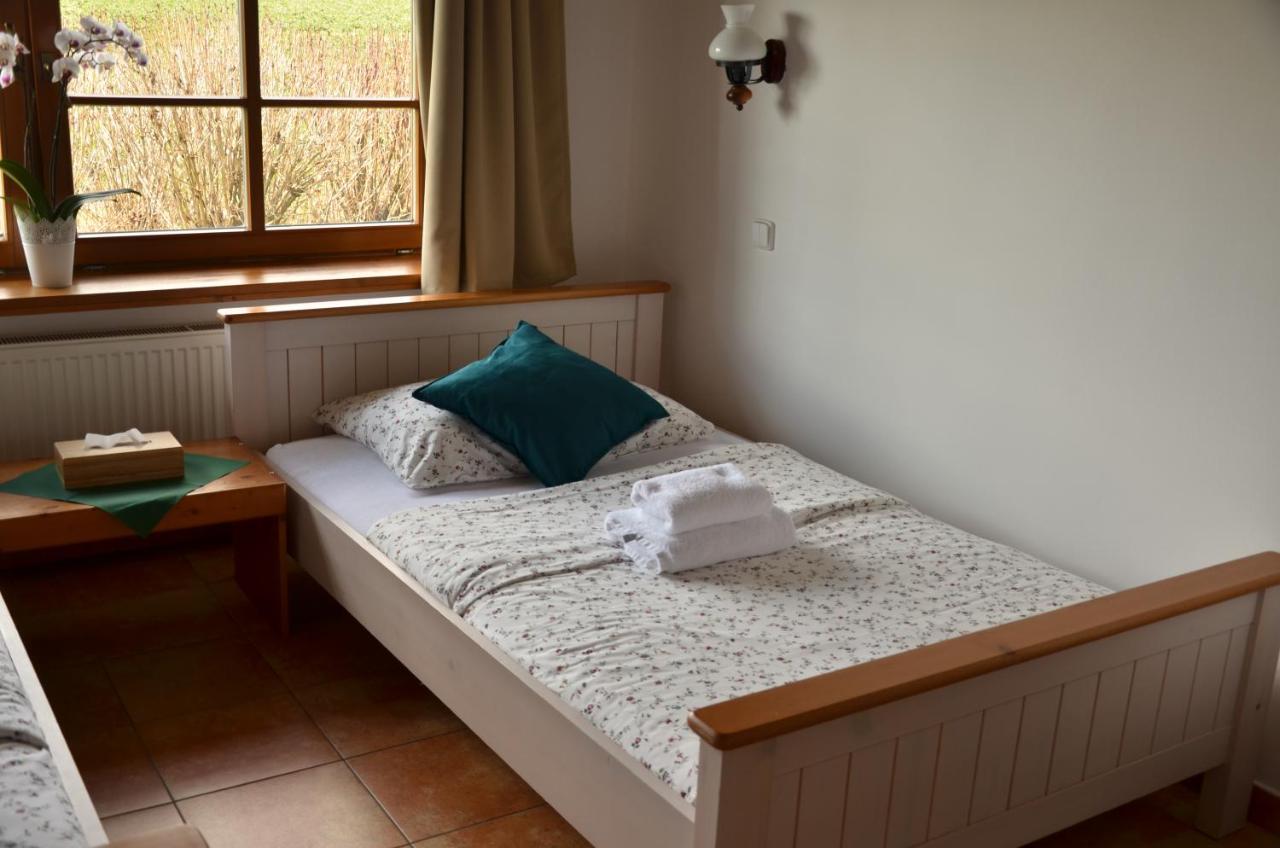 Hotel Na Statku Mirosov Mirosov  Экстерьер фото